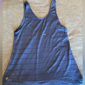 Athleta women’s tank, shell size, , shell only no‎ under bra SZ M